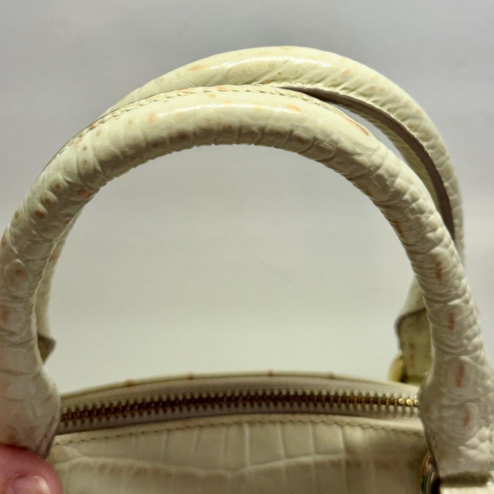 Elegant Brahmin Duxbury Cream Crocodile-Embossed Women's Bag - Picture 4 of 7